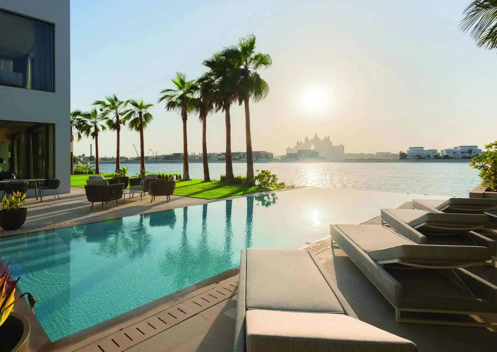 A luxurious villa nestled in the heart of Dubai's Palm, offering a serene and opulent retreat.